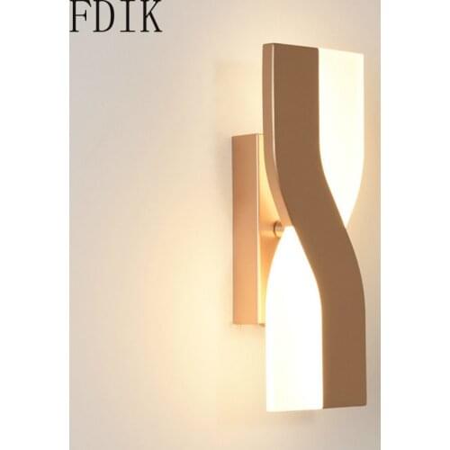 360 Degree Rotating Wall Light Nordic Acrylic Led Light for Bedside Bedroom Living Room Study Background 220V Interior Lightings