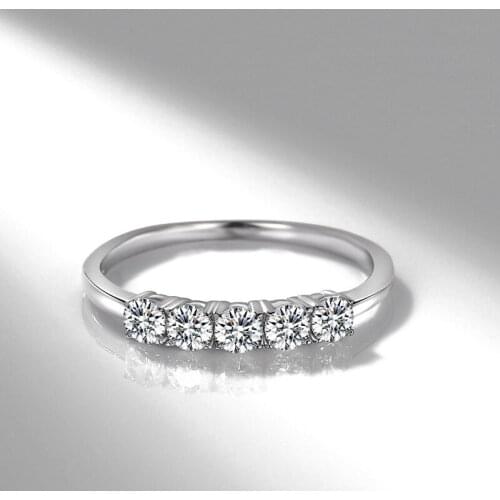 Fashionable Simple Five Diamond Single Row Bright Romantic Ladies Exquisite Jewelry Diamond Ring Proposal Wedding Gift