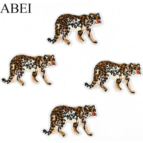 10pcs/lot Embroidered lifelike leopard Patches Iron On Animal Stickers Garment Apparel Applique Diy Handmade Patchwork Badge