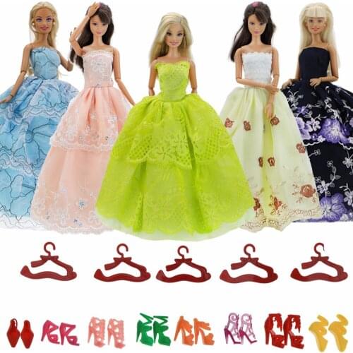 Random 15 Items = 5x Wedding Dresses + 5x Red Hangers + 5x Shoes Princess Party Wear Gown Clothes For Barbie Doll Accessories