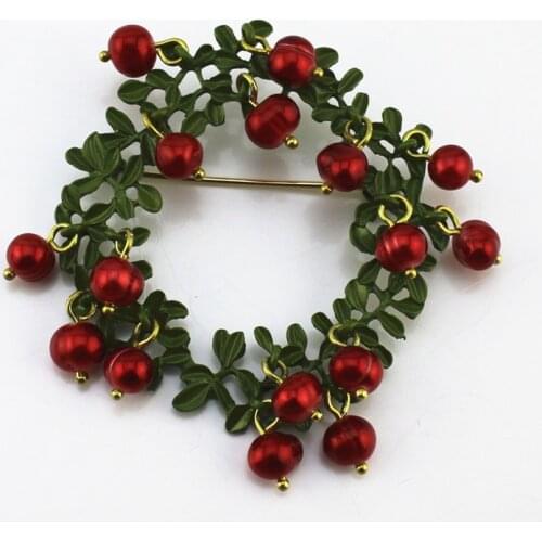 2020 new Europe and America retro style green round shape red natural pearl brooch