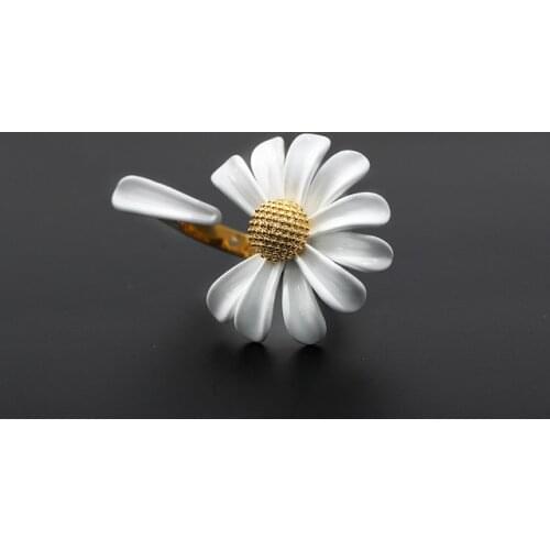 2021 Trend Cute Small Daisy Rings for Women Girls Sweet Statement Asymmetrical Sunflower Adjustable Open Ring Party Jewelry Gift