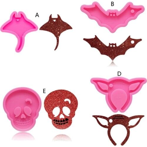 13MC DIY Halloween Bat Skull Keychain Silicone Mold with Hole for DIY Candy Desserts Pendant Peace Mark Resin Mold Craft Tool