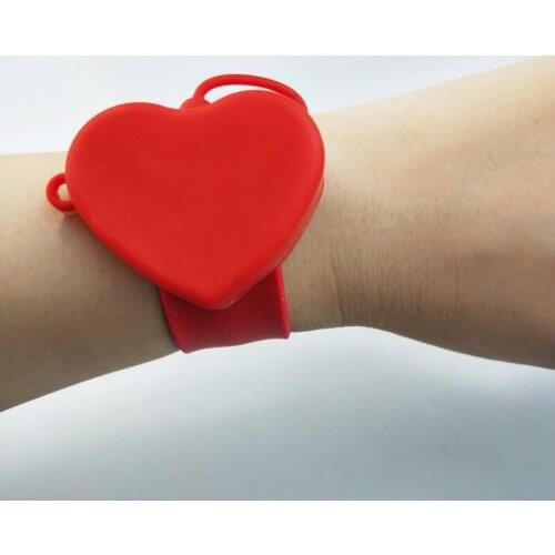 Portable Wristband Handwashing Fluid Dispenser Pumps Silicone Reusable Round Love Wearable 15ml Sanitizer Disinfectant Bracelet