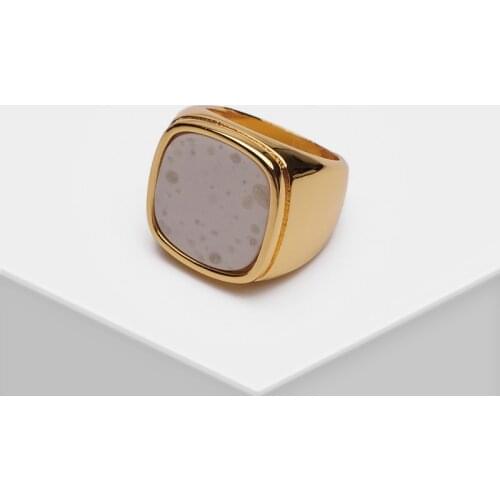 Amorita boutique Natural stone mixed with mirrored rings