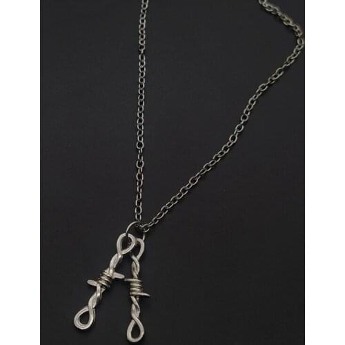 Exaggerated Cool Punk Thorn Necklace Ladies Hip Hop Punk Gothic Barbed Wire Necklace Small Iron Chain Necklace Gift Gothic