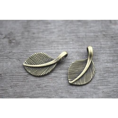 20pcs--Leaf Charms, Antique bronze Two Sided leaf charm pendants 28 x 16mm