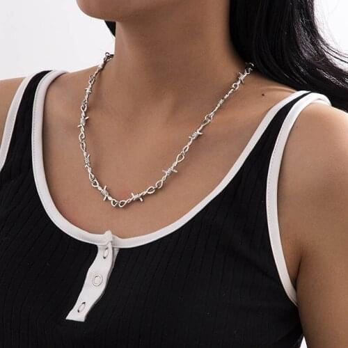 Punk Vintage Thistles Thorns Chains Necklaces for Women Hiphop Exaggerated Alloy Geometric Clavicle Necklace Fashion Jewelry