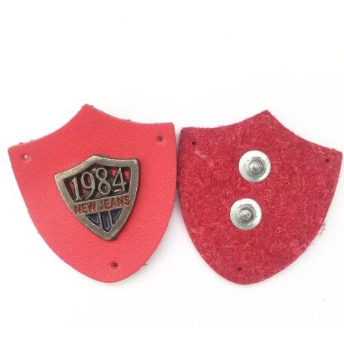 Customize Leather Label 3x3.5cm Process Garment Metal Tags For Jeans