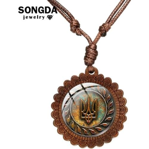 SONGDA Ancient Tryzub Ukraine Insignia Souvenir Necklace Ukrainian Sign Glass Round Carved Wood Pendant Necklace Ukraine Jewelry