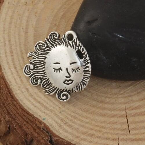 DoreenBeads Zinc Based Alloy Vintage Sunshine Chic Charms Silver Color Color Sun Face Pendants 20mm( 6/8") x 20mm( 6/8"), 10 PCs