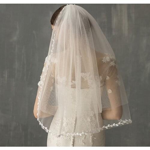 Women Elbow-length Wedding Bridal Veil Leaf Applique Edge with Comb Tulle Veil Elegant Two-layer Retro Lady Accessory Headpiece