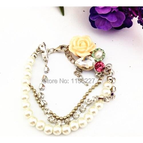 Western style flower freshwater pearl bracelet