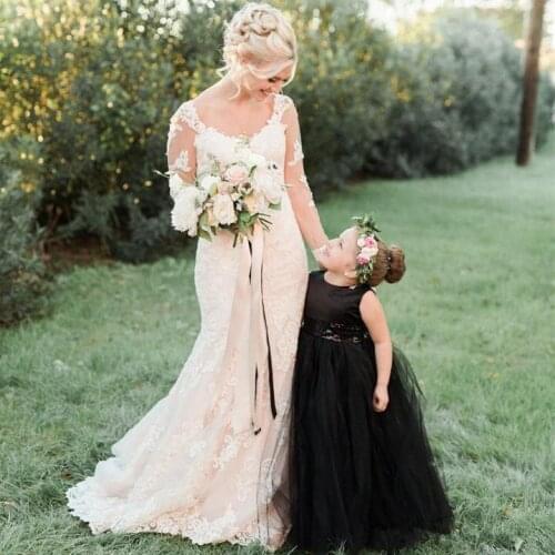 2021 Elegant Country Mermaid Wedding Dresses Long Sleeves Scoop Neckline Western Bridal Gowns Court Train Reception Dress