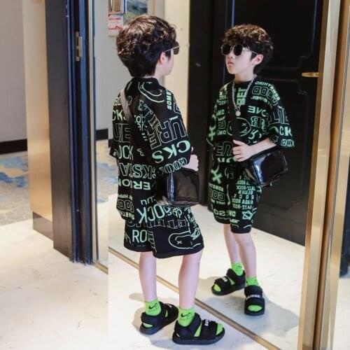 Childrens clothing 2020 summer new childrens suit childrens short-sleeved shorts two-piece set childrens graffiti