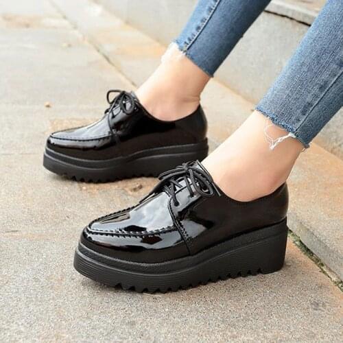 Woman Oxford Shoes Lace Up Platform Shoes Black Patent Leather Casual Shoes Thick Sole Fretwork Brogue Shoes Ladies Wedges 9071G