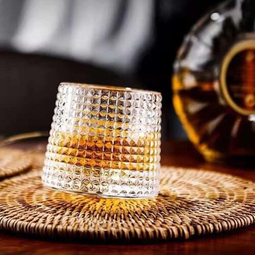 Spinning Whisky Glass Whiskey Tumblers, Old Fashioned Bourbon Whisky Glasses Feel comfortable