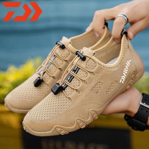 DAIWA 2021 Fishing Shoes Men Summer Beach Breathable Wading Shoes Cycling Swimming Sports Shoes on Foot Non-slip Shoes