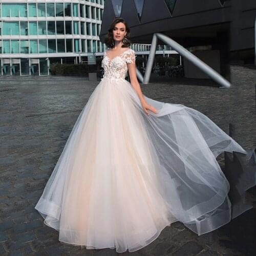 Princess Short Sleeve Wedding Dresses Appliques Lace Illusion Back Bridal Dress vestidos de noiva Wedding Gown with Train