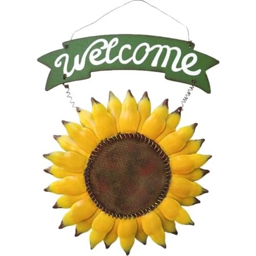 Metal Ornament with Sunflower and Watering Can Design Welcome Sign Suitable for Door Hanging Home Garden Decoration