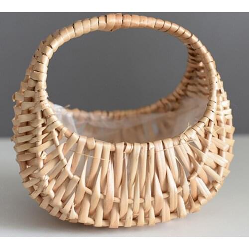 Flower Basket Attractive Appearance Easy Carrying Durable Rattan Flower Basket for Wedding