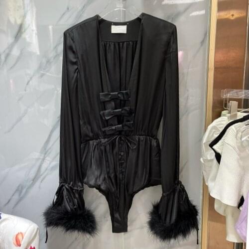 2021 Autumn Womens V-neck Long Sleeve Loose Black Jumpsuit Slimming Sexy Fashion Bow Patched Short Rompers