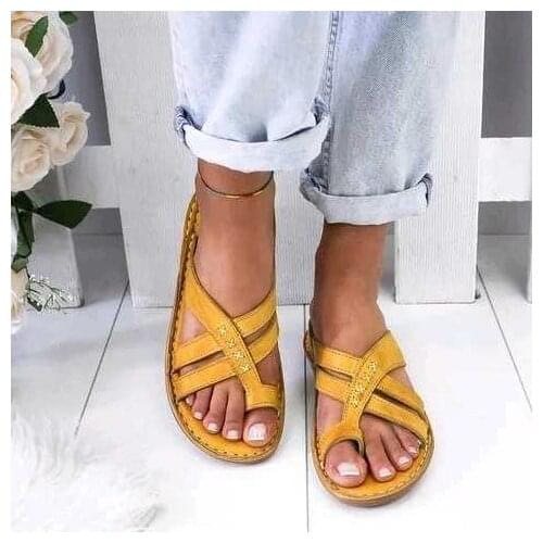 Spot large European and American 2020 new sandals womens flat sole with toe sandals large size 43 womens shoes