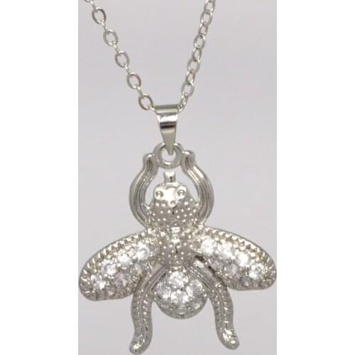 Fashionable And Fun Cute Animal Bee Pendant Necklace For Women With High Quality Rhinestones Shiny And Noble Jewelry Gifts