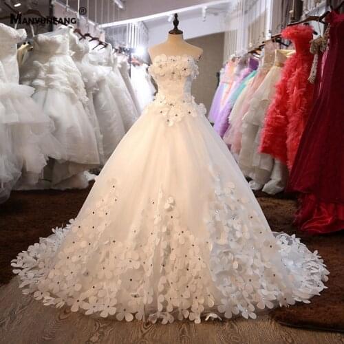 Luxury 3D Flowers Cathedral Train Strapless Bridal Ball Gown Custom Made Lace Up Back Sleeveless Wedding Dress for Women