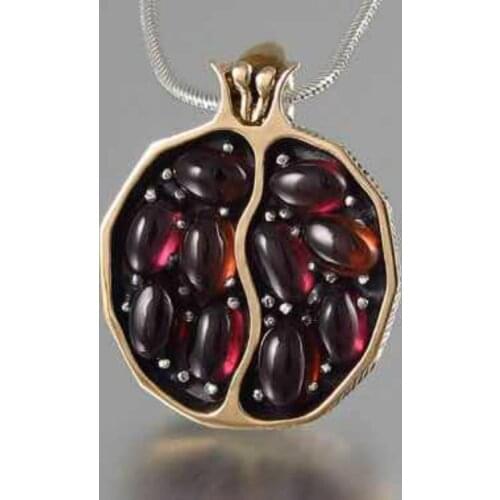 Vintage Red Pomegranate Garnet Pendant Necklace Natural Red Stone Chain Necklaces for Woman Girl Boho Jewelry Gift Collier Femme