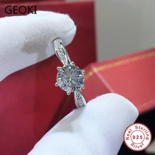 Geoki 925 Sterling Silver Passed Diamond Test Round Perfect Cut D Color VVS1 Moissanite Star Light Ring Luxury Wedding Jewelry