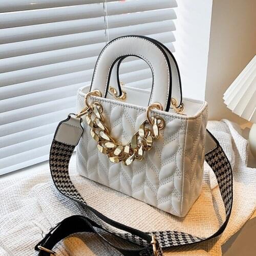 Lattice Square Tote Bag 2021 Summer New PU Leather Womens Designer Handbag Wide Shoulder Strap Shoulder Messenger Bag Purses