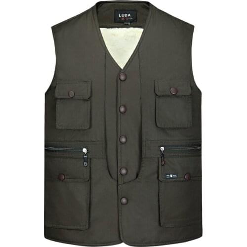 2021 Mens Winter Multi-Pocket Imitation Lamb Wool Warm with Velvet Horse Fashion V-neck Outdoor Sports Vest