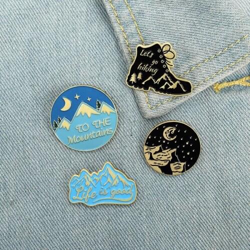 Ins Fashion Creative Outdoor Travel Hiking Shoes Hiking Mountain Adventure Brooch Personality All-match Backpack Badge Jewelry