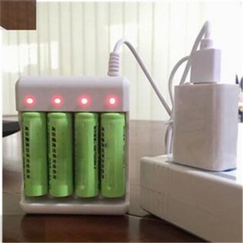 USB 4 Slots Fast Charging Battery Charger Short Circuit Protection AAA and AA Rechargeable Battery Station High Quality