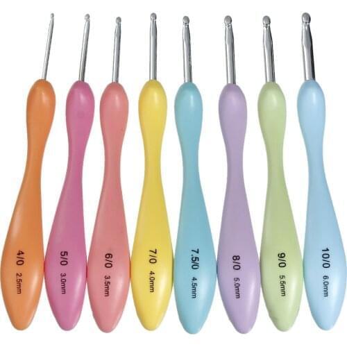 2016 New Exclusive Offer 8pcs/set Colorful Bending Spoon Shape Plastic Handle Aluminum Crochet Hook Knitting Needles 2.5mm-6.0mm