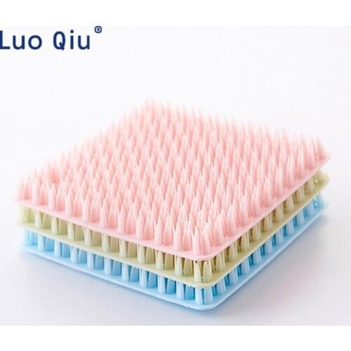 Kitchen multi-function environmental protection rubber cleaning brush