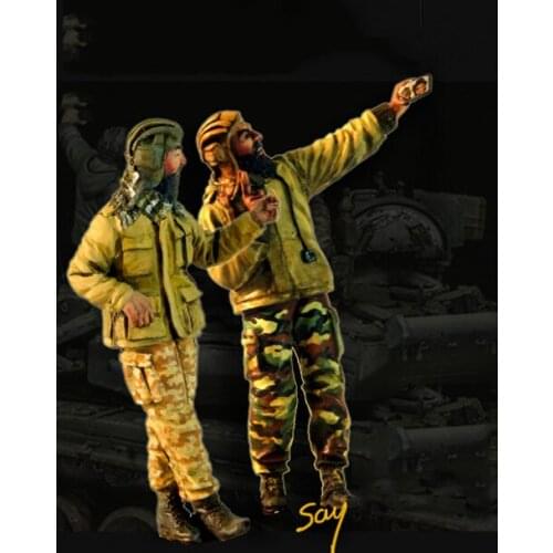 New Unassembled 1/35 ancient Crews Selfie STAND include 2 MAN Resin Figure Unpainted Model Kit