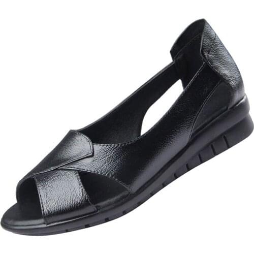 2019 New Comfortable Shoes Summer Leather Soft Bottom Middle-aged Sandals Low-heeled Non-slip Fish Mouth Womens Shoes