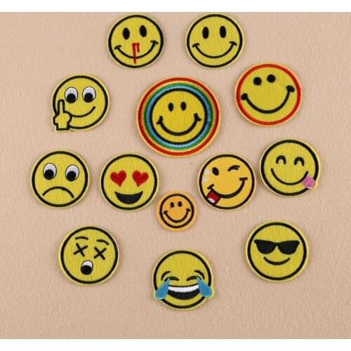 Label Smiley Patch Cloth Sticker Hat Bag Clothing Accessory Patch Computer Embroidery Iron on Patches Custom Wholesale Hot Sale