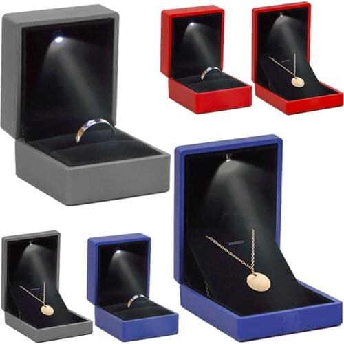 Chic Wedding LED Lighted Necklace Earring Ring Pendant Bangle Bracelet Storage Box Engagement Jewelry Display Holder Cases