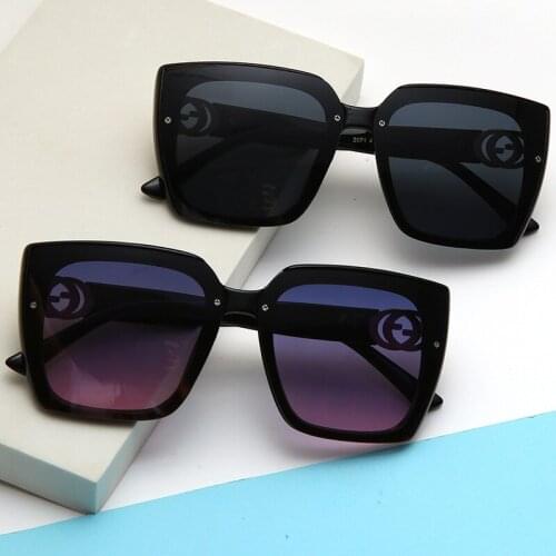 New UV Protection Ladies Sunglasses Fashion Big Metal Frame Square Glasses Lunette De Soleil Femme Marque De Luxe