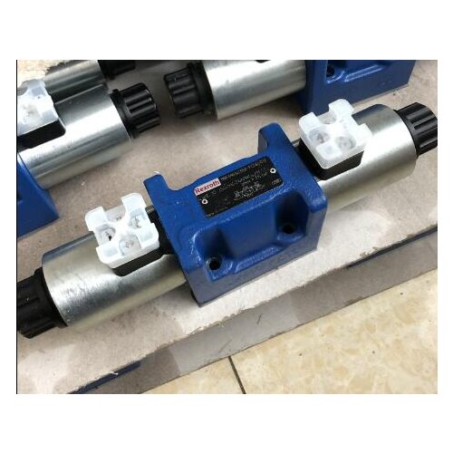 Rexroth Solenoid Valve R901401552 4WE10J50/HG24N9K4/M 4WE 10 J50/HG24N9K4/M pmax=315bar directional valve Hydraulic valve