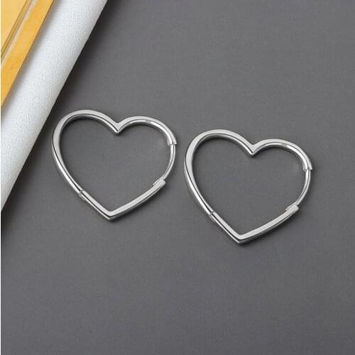 Hot Sale Fashion Peach Heart Shaped Earrings Round Jewelry Simple Earrings Stainless Steel Hoop Earrings Gifts for Girls 2021