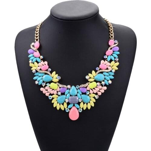 New Hot sell Fashion Woman Acrylic Collar Chokers Necklaces Maxi Chocker Acrylic Colorful Statement Necklace