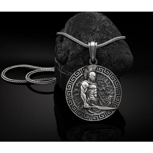 Vintage Mens chain Necklace Warrior Pendant Necklace Men Spartan Warrior Medal Jewelry on the neck