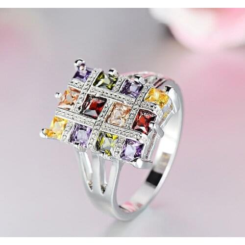 Inlaid with a variety of colored crystal engagement ring creative ladies fashion wear jewelry exquisite ring