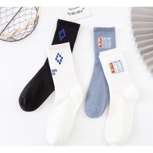 Mens Socks Trends Personality Geometric Printing Gaoluokou New Letter Sports Unisex Socks Skateboard Socks Street Hip Hop Socks
