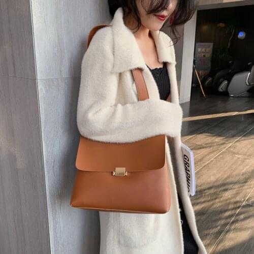 Retro Mortise Lock Womens Message Bags Totes Autumn Fashion Tide Lady Korean Wild Leisure High Capacity Shoulder Crossbody Bag