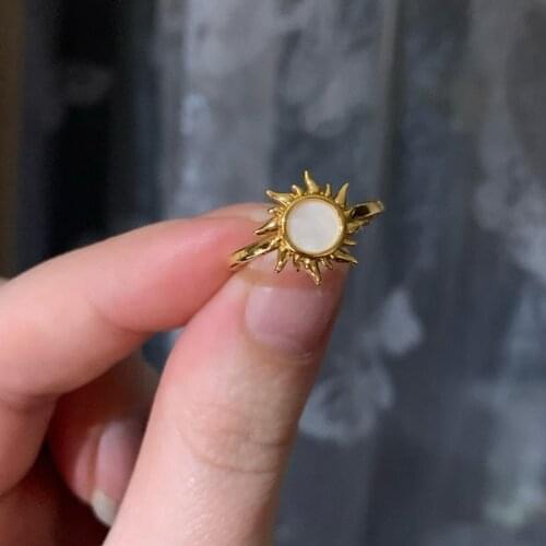 Fashion Simple Sun Moon Shape Finger Ring For Women Minimalist Gold Color Opal Retro Couple Ring Bijoux Femme Engagement Jewelry